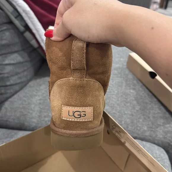 UGG Women’s classic mini II boot - Picture 8 of 11